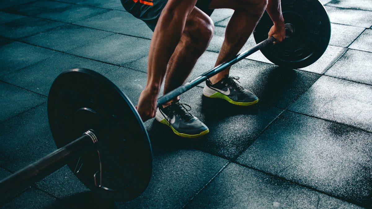 Real-life healthy lifestyle scene related to how to avoid comparing your progress online